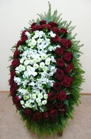 Венок на похороны из живых цветов №13