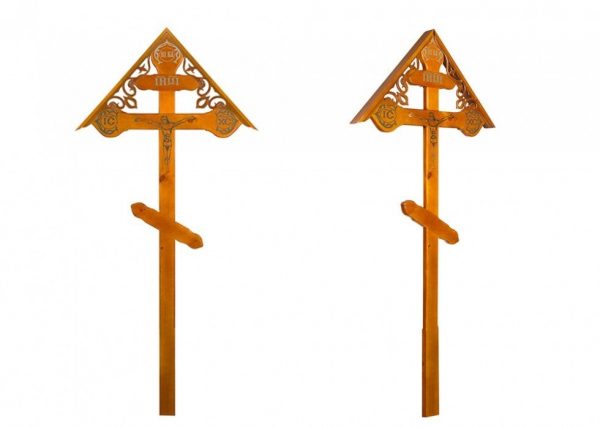 Крест на могилу Фигурный с распятьем и крышкой светлый
