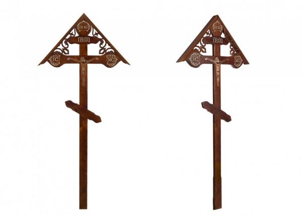 Крест на могилу Фигурный с распятьем и крышкой